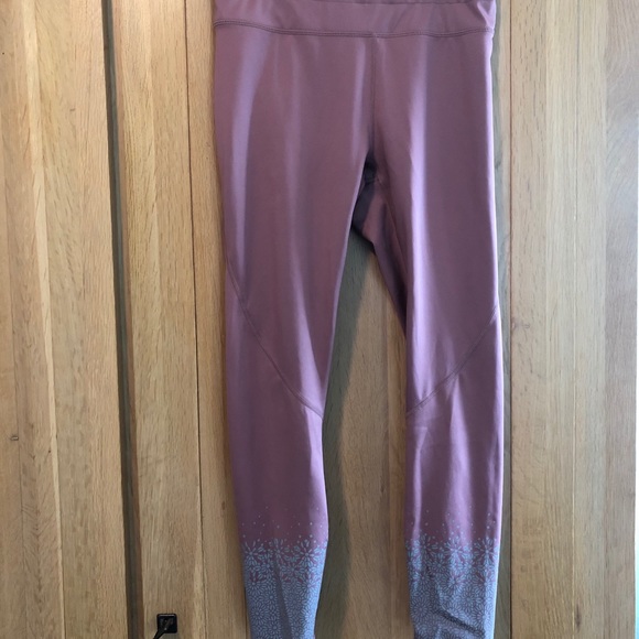 FABLETICS MID RISE ULTRACOOL REFLECTIVE LEGGING - Picture 5 of 9
